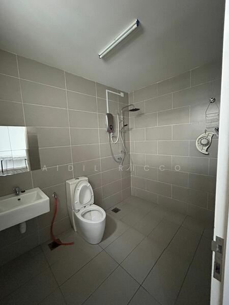 Terraced House for Rent in Bandar Sri Sendayan (Negeri Sembilan) - Aidil Ricco - Bathroom - PropertyGuru.com.my