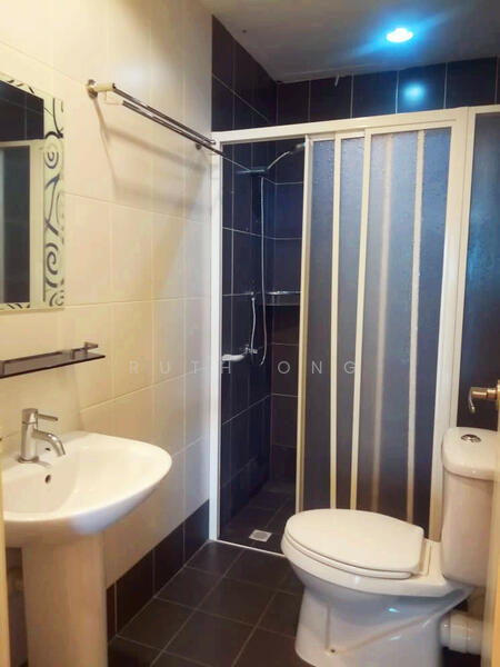 Condominium for Rent at 10 Island Resort - Ruth Ong - Bathroom - PropertyGuru.com.my