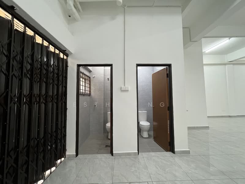 Kedai / Pejabat untuk Dijual di South Port (Pelabuhan Selatan) (Port Klang (Pelabuhan Klang)) - Esther Ng - Bathroom - PropertyGuru.com.my