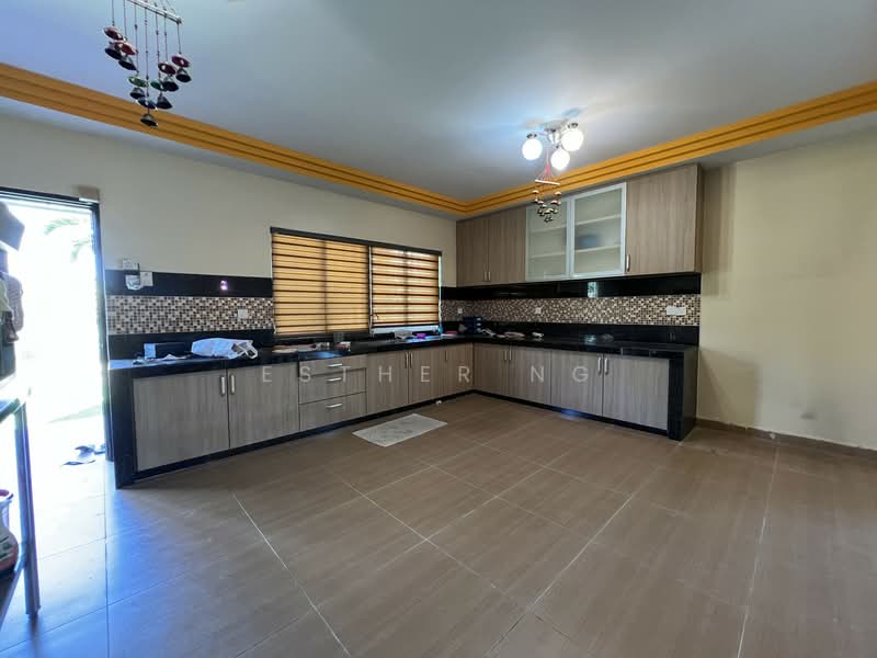 Bungalow for Sale in Saujana Utama (Selangor) - Esther Ng - Kitchen - PropertyGuru.com.my
