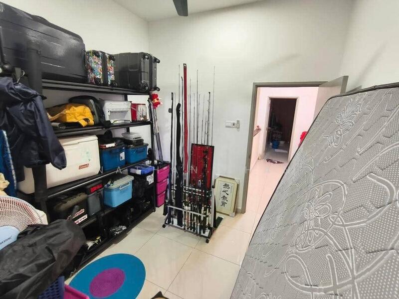 For Sale - Dato Onn Dato Onn Datos Onns