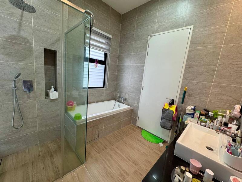 Semi-Detached House for Sale in Setia Alam (Selangor) - Alif Saad - Bathroom - PropertyGuru.com.my