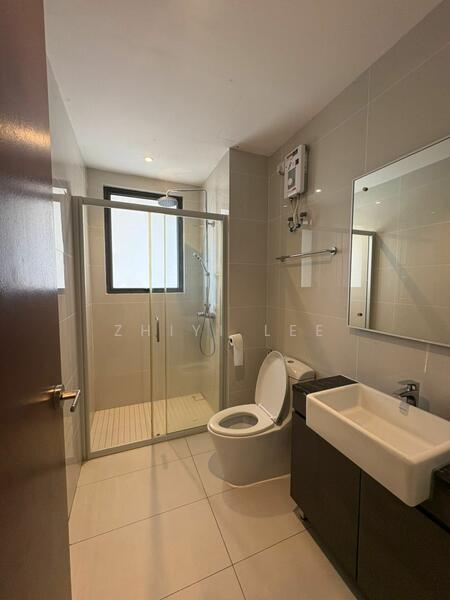 Condominium for Sale at Kings Bay @ Country Garden Danga Bay - Zhiyi Lee - Bathroom - PropertyGuru.com.my
