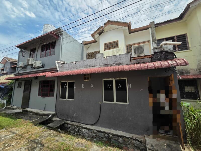 Untuk Dijual - Jalan Semarak Bukit Beruntung