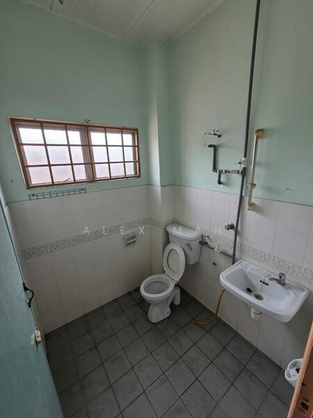 Untuk Dijual - Jalan Semarak Bukit Beruntung