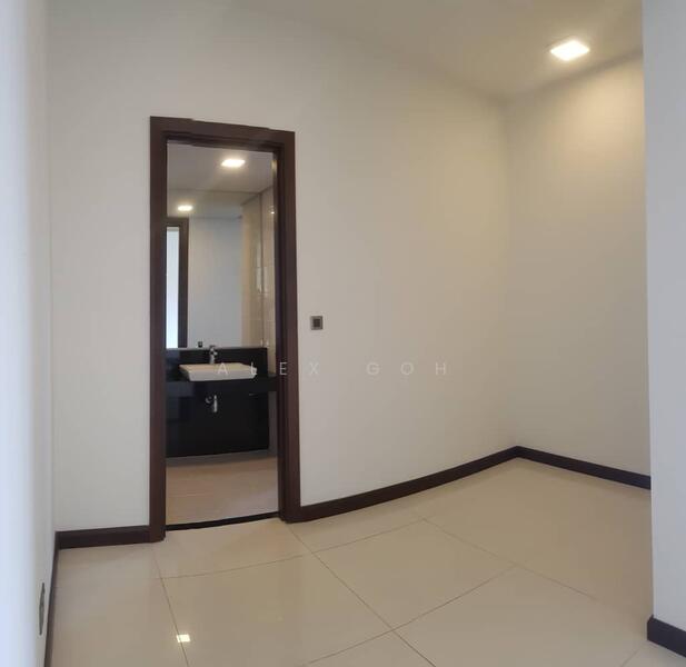 Study area/guest room