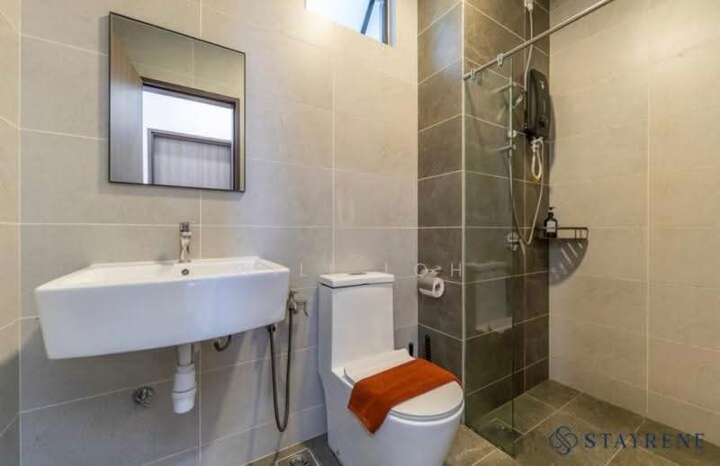 Kediaman Servis untuk Dijual di Twin Tower Residence - Will Loh - Bathroom - PropertyGuru.com.my