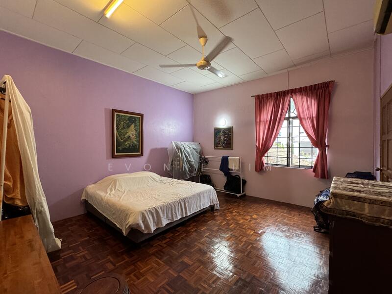 Bungalow for Sale in Batu Ferringhi (Penang) - Evonne Lim - Bedroom - PropertyGuru.com.my