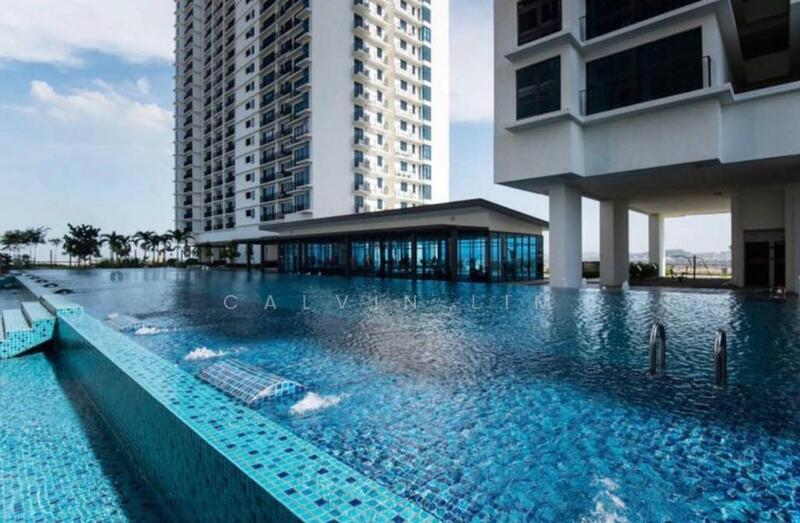 Servis Apartment untuk Dijual di Trefoil @ Setia City - Calvin Lim - Pool - PropertyGuru.com.my