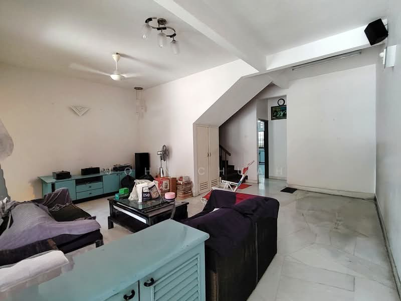 2-storey Terraced House for Sale in Taman Ipoh Selatan (Ipoh) - John Chuah - Living Room - PropertyGuru.com.my