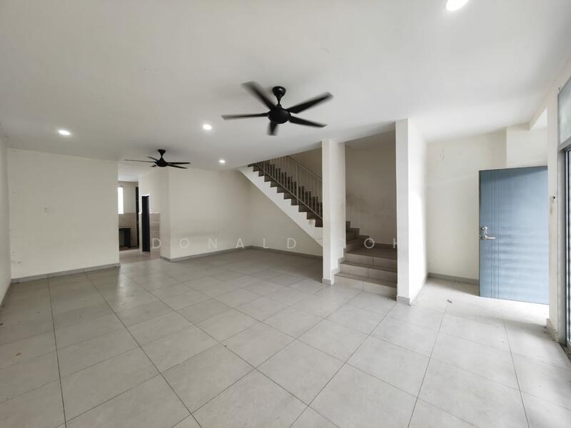 Rumah Teres 2-Tingkat untuk Dijual di Bandar Baru Sri Klebang (Chemor) - Donald Goh - Living Room - PropertyGuru.com.my