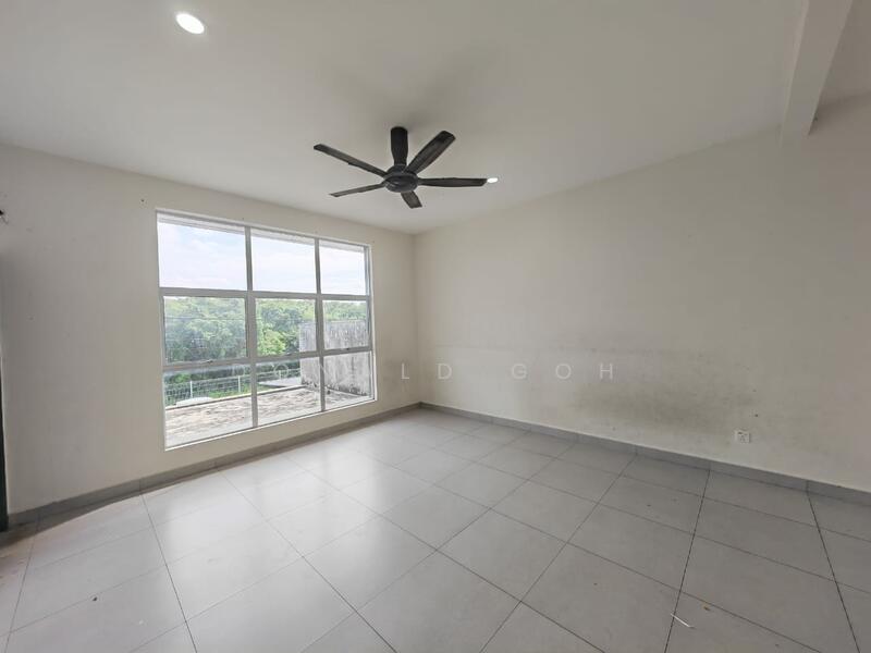 Rumah Teres 2-Tingkat untuk Dijual di Bandar Baru Sri Klebang (Chemor) - Donald Goh - Living Room - PropertyGuru.com.my