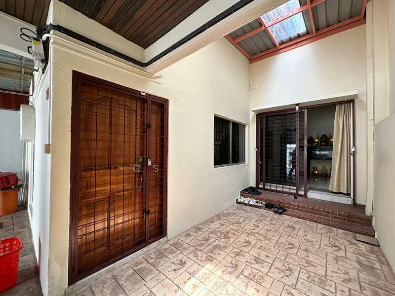 2-storey Terraced House for Sale in SS18 (Subang Jaya) - Cs Chua - Entrance - PropertyGuru.com.my