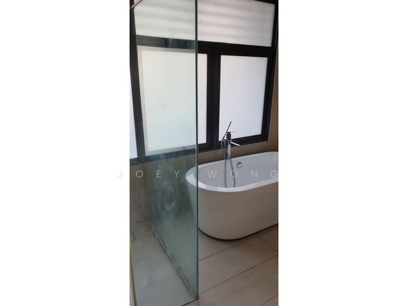 Semi-Detached House for Sale in Taman Equine (Seri Kembangan) - Joey Wong - Bathroom - PropertyGuru.com.my