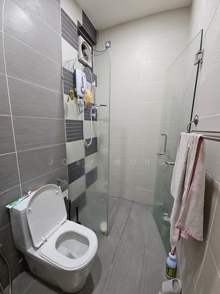 Semi-Detached House for Sale in Taman Equine (Seri Kembangan) - Joey Wong - Bathroom - PropertyGuru.com.my