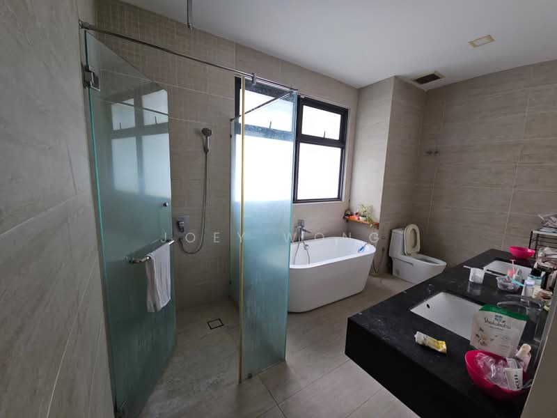 Semi-Detached House for Sale in Taman Equine (Seri Kembangan) - Joey Wong - Bathroom - PropertyGuru.com.my