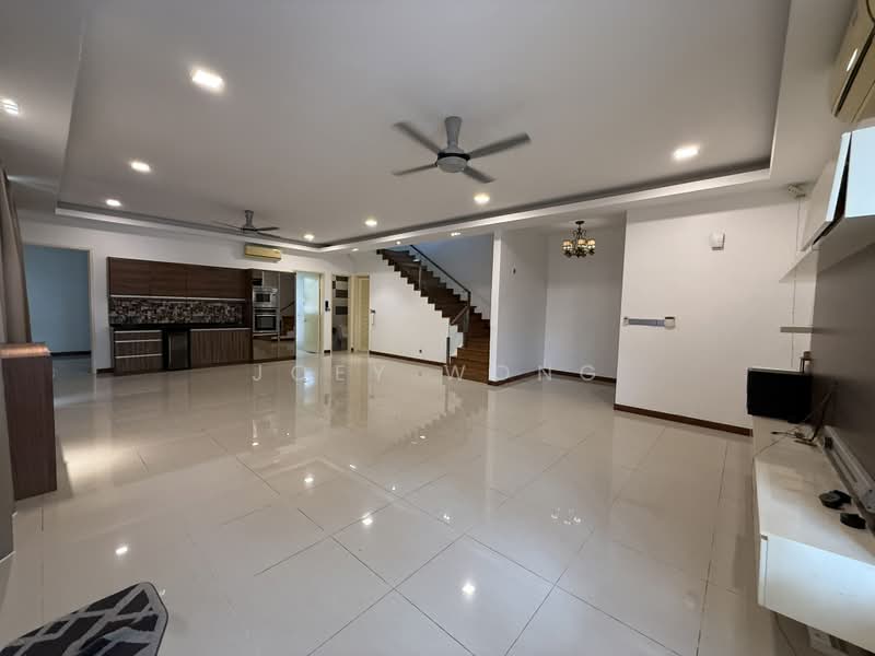 Semi-Detached House for Sale in Taman Equine (Seri Kembangan) - Joey Wong - Living Room - PropertyGuru.com.my