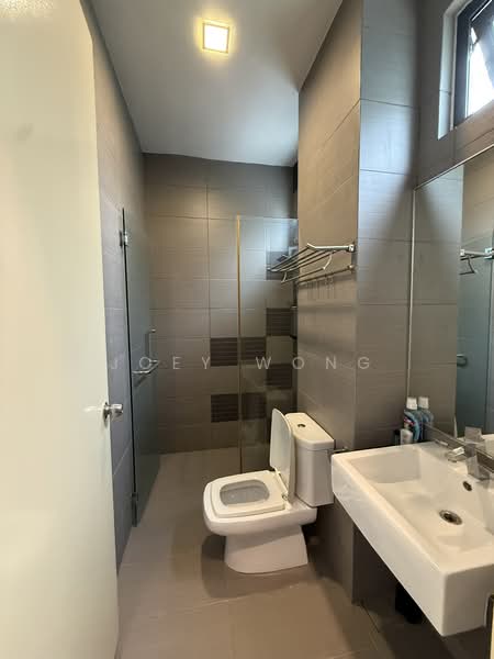 Semi-Detached House for Sale in Taman Equine (Seri Kembangan) - Joey Wong - Bathroom - PropertyGuru.com.my