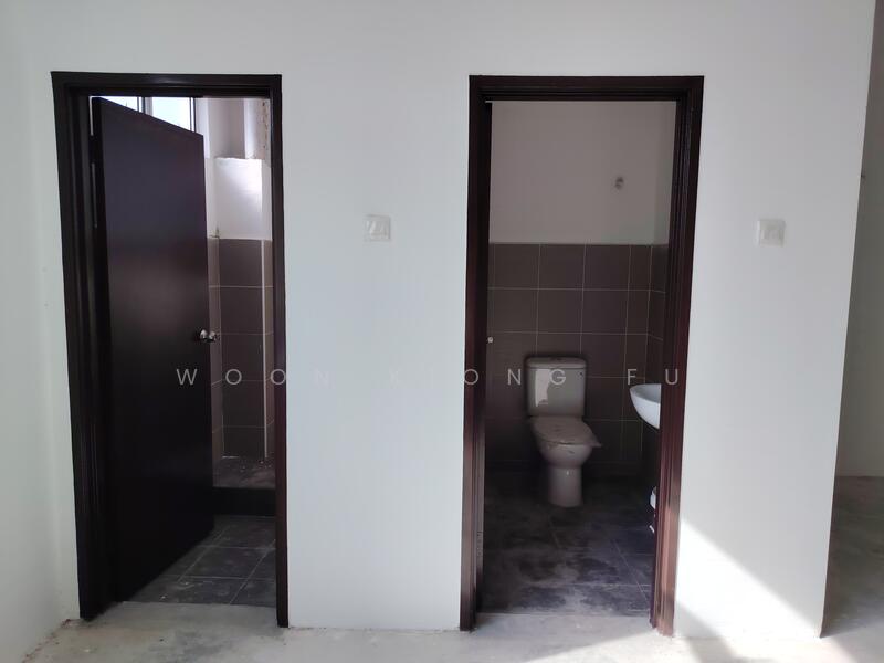 1st Floor Toilets