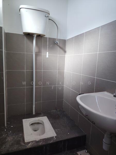 1st Floor Toilet