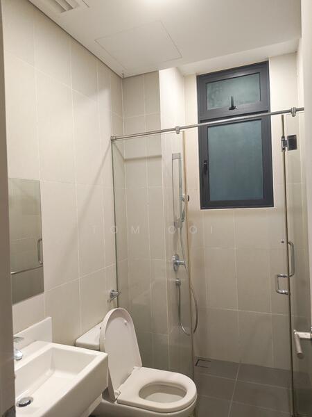 Master Room's Bathroom