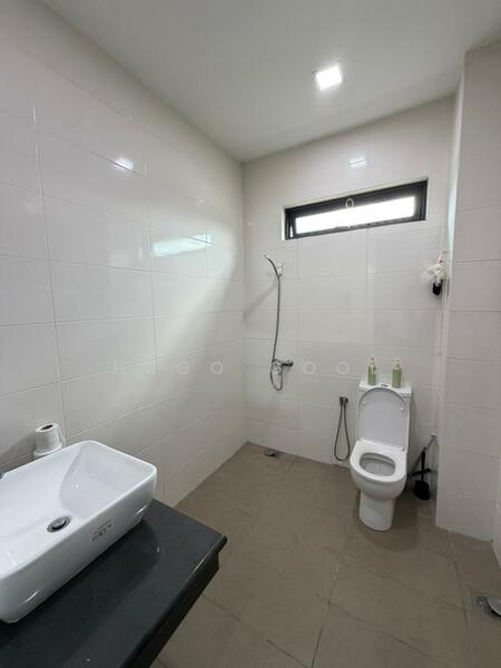 Bungalow House for Rent in Taman Bukit Meringin (Kajang) - Hugo Gooi - Bathroom - PropertyGuru.com.my