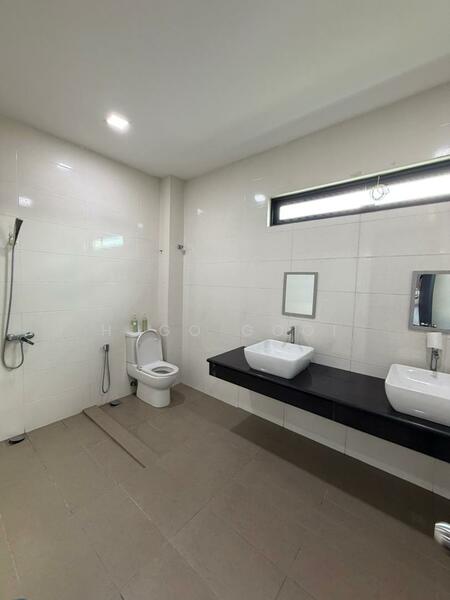 Bungalow House for Rent in Taman Bukit Meringin (Kajang) - Hugo Gooi - Bathroom - PropertyGuru.com.my