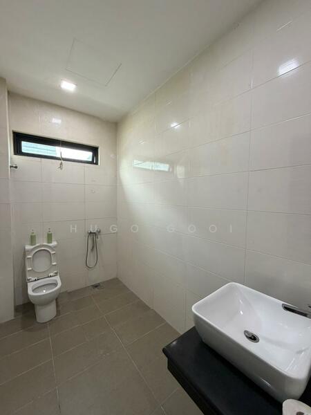 Bungalow House for Rent in Taman Bukit Meringin (Kajang) - Hugo Gooi - Bathroom - PropertyGuru.com.my
