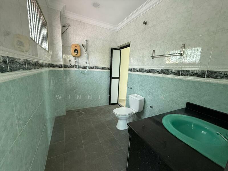 2-storey Terraced House for Sale in Kota Kemuning (Shah Alam) - Winnie Chow - Bathroom - PropertyGuru.com.my