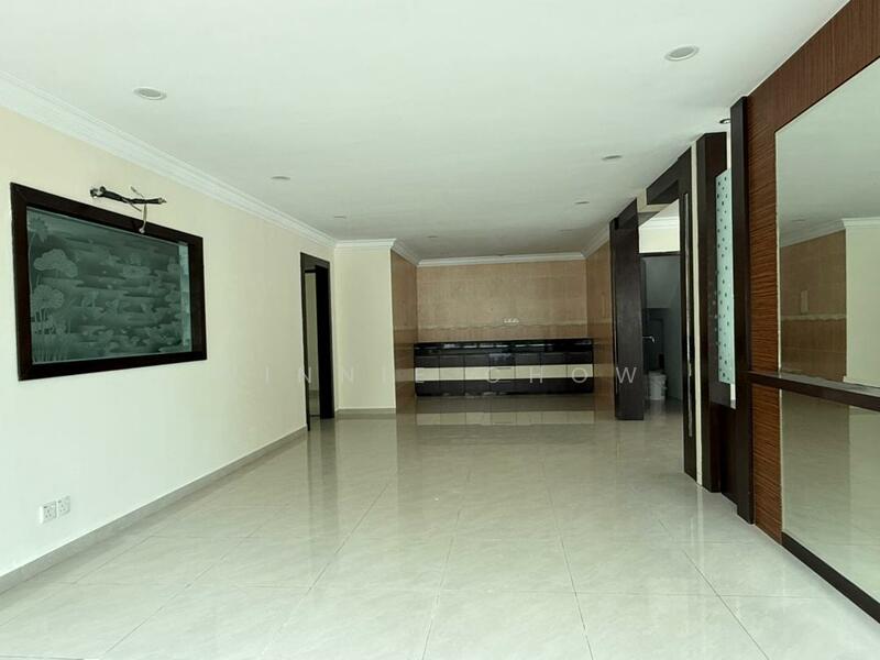 2-storey Terraced House for Sale in Kota Kemuning (Shah Alam) - Winnie Chow - Corridor - PropertyGuru.com.my