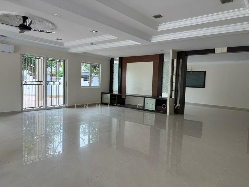 2-storey Terraced House for Sale in Kota Kemuning (Shah Alam) - Winnie Chow - Living Room - PropertyGuru.com.my