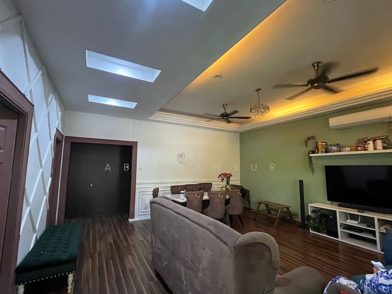 Rumah Teres 2.5 Tingkat untuk Dijual di Bandar Utama Batang Kali (Batang Kali) - Abu Mansur - Living Room - PropertyGuru.com.my