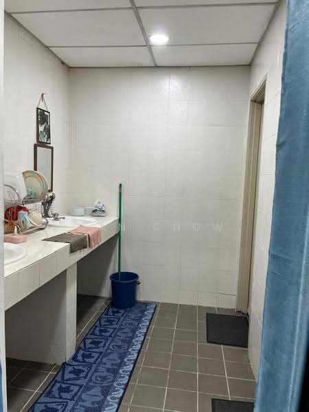 Shop for Sale in Subang Bestari (Shah Alam) - MAN CHOW - Bathroom - PropertyGuru.com.my