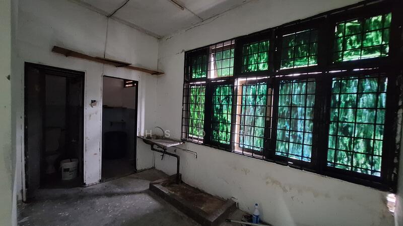 Upper Floor - Bathroom