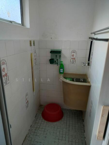 Rumah Flat untuk Dijual di Taman Emas - Stella Cheng - Bathroom - PropertyGuru.com.my