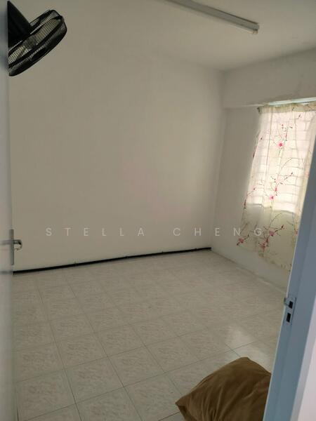 Rumah Flat untuk Dijual di Taman Emas - Stella Cheng - Bedroom - PropertyGuru.com.my