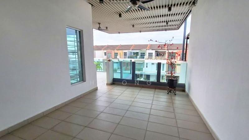 Rumah Teres 2.5-Tingkat untuk Dijual di Bandar Botanic (Klang) - HS Ong - Balcony - PropertyGuru.com.my