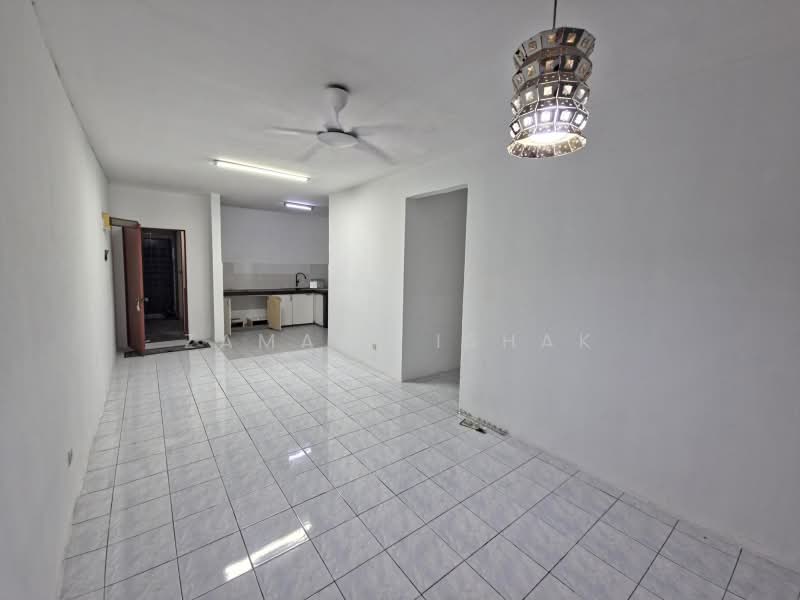 Kondominium untuk Dijual di Laksamana Puri - Zamani Ishak - Living Room - PropertyGuru.com.my