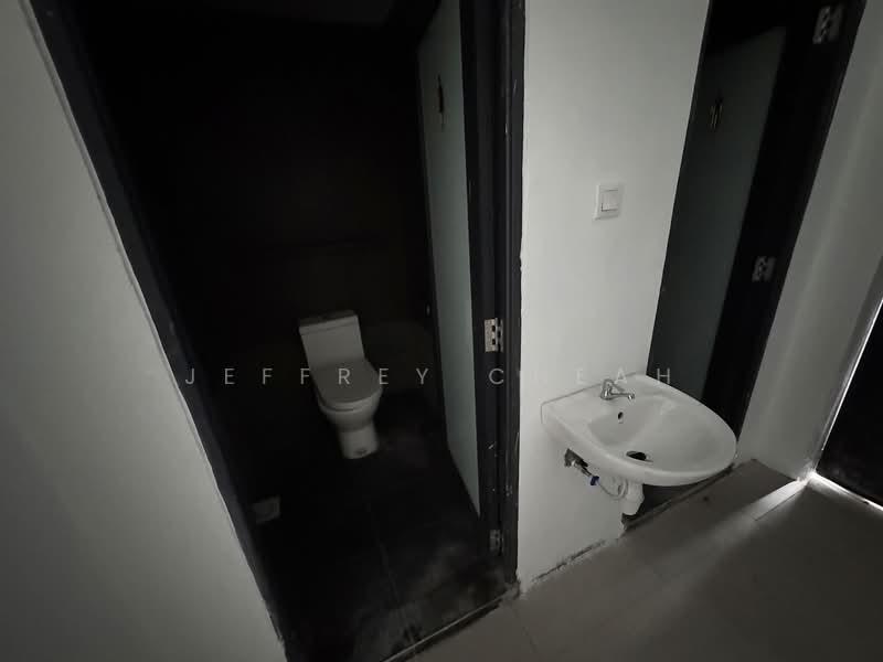 Shop for Rent in Taman Tun Dr Ismail (Kuala Lumpur) - Jeffrey Cheah - Bathroom - PropertyGuru.com.my