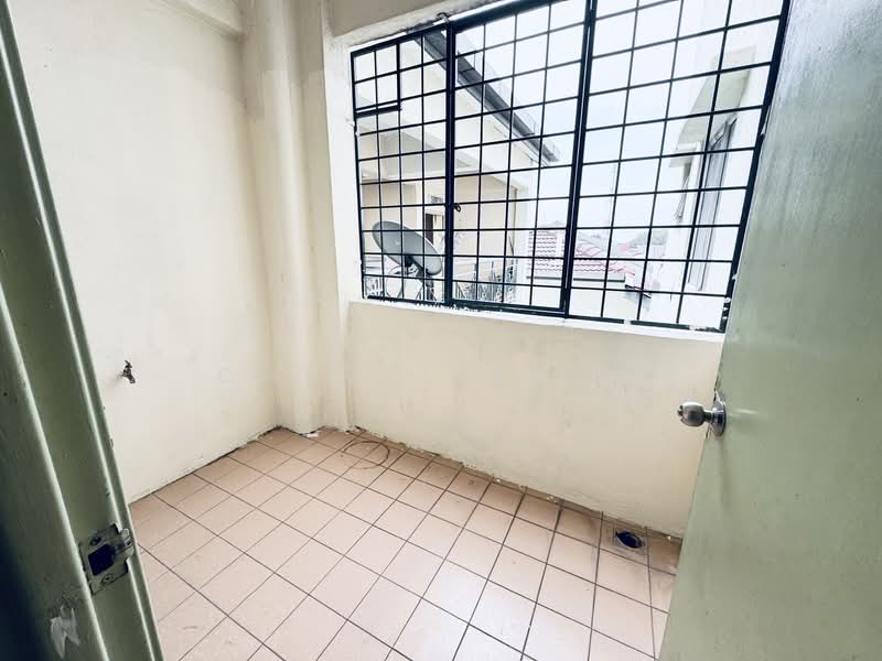 Apartment for Rent at Mas Kipark Damansara - Cheryl Kong - Balcony - PropertyGuru.com.my