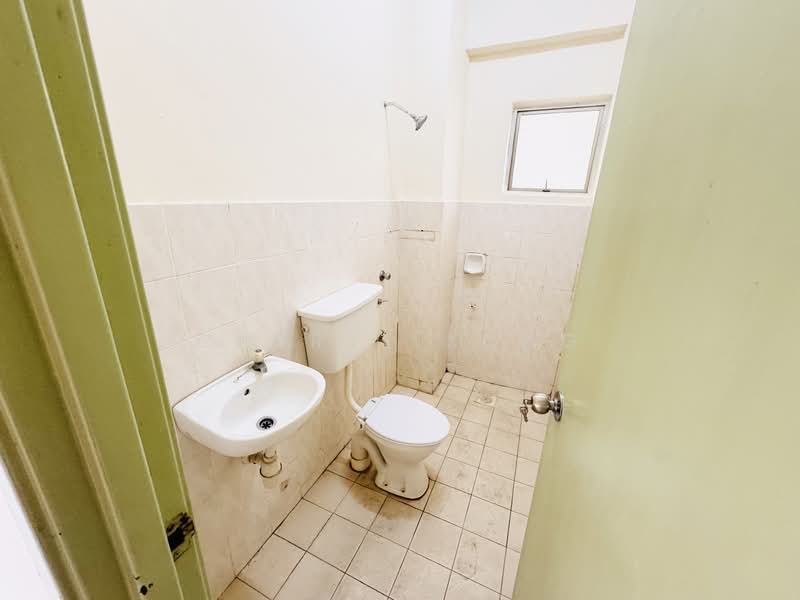 Apartment for Rent at Mas Kipark Damansara - Cheryl Kong - Bathroom - PropertyGuru.com.my