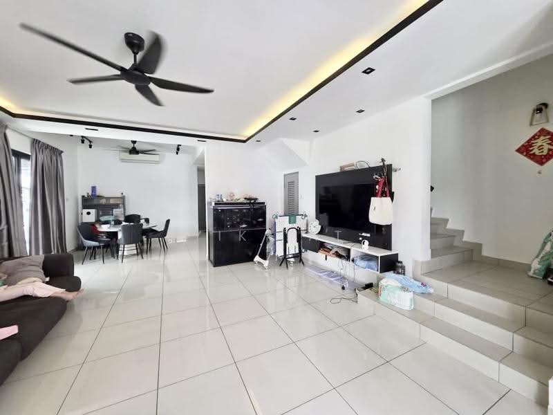 2-storey Terraced House for Sale in Bandar Dato Onn (Tebrau) - Yik Tat - Living Room - PropertyGuru.com.my