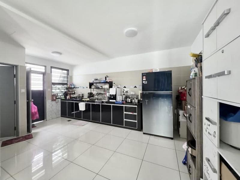 2-storey Terraced House for Sale in Bandar Dato Onn (Tebrau) - Yik Tat - Kitchen - PropertyGuru.com.my