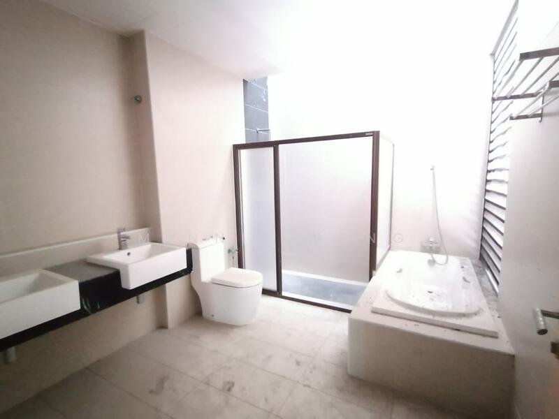 Bungalow for Sale in Rawang (Selangor) - Minnie Wong - Bathroom - PropertyGuru.com.my