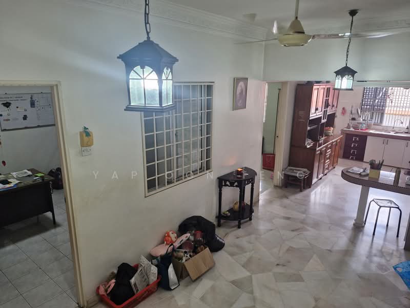 1.5-storey Terraced House for Sale in Taman Lucky (Bangsar) - YAP OON TENG - Living Room - PropertyGuru.com.my