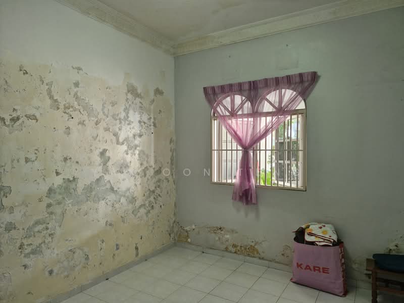 1.5-storey Terraced House for Sale in Taman Lucky (Bangsar) - YAP OON TENG - Bedroom - PropertyGuru.com.my