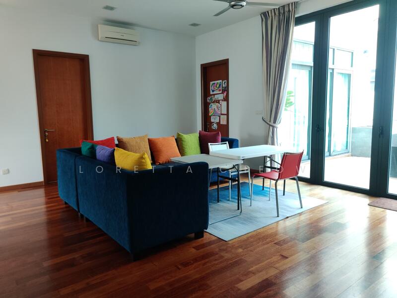 1st Floor Family Area