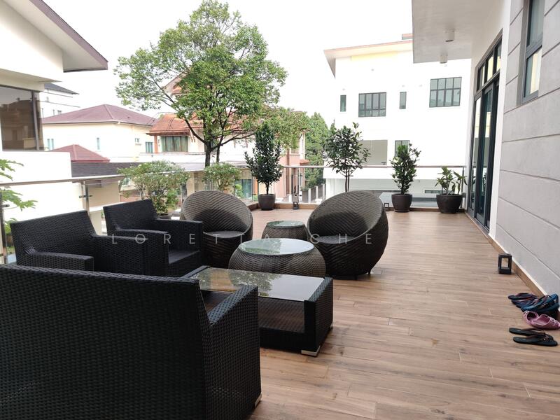 1st Floor Deck