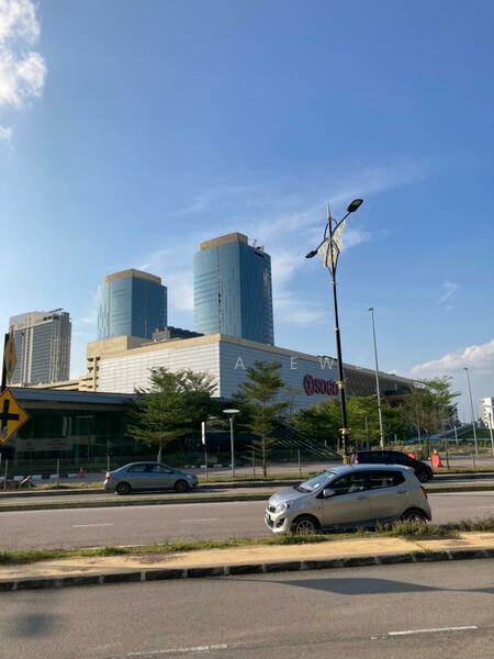 Near to MIDVALLEY shopping mall