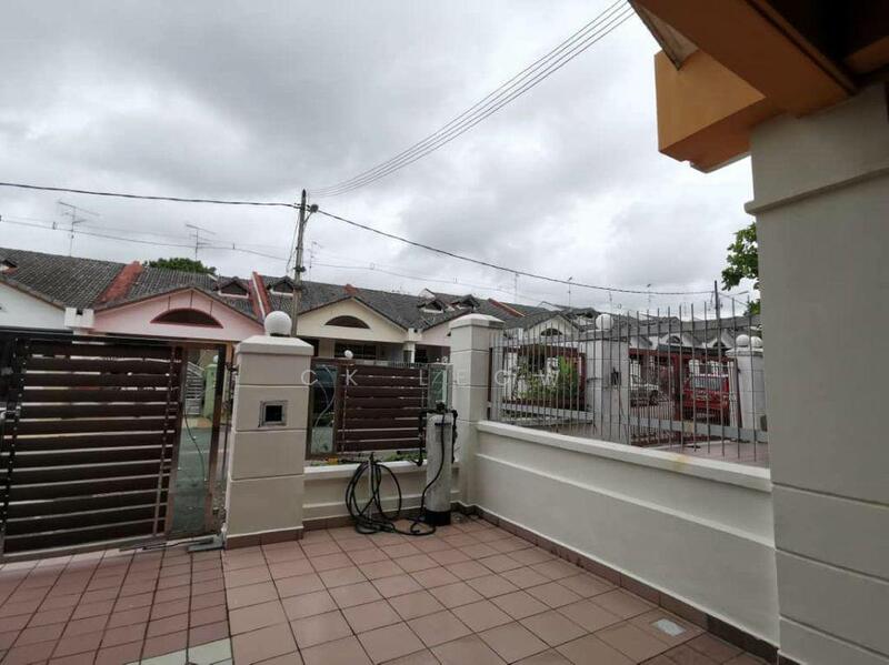 For Rent - Single terrace house for rent at taman molek
